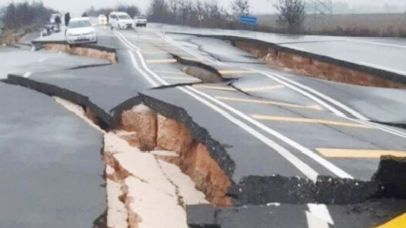 Deprem ile TAGda alan  dev ukurlar aralar yuttu!...