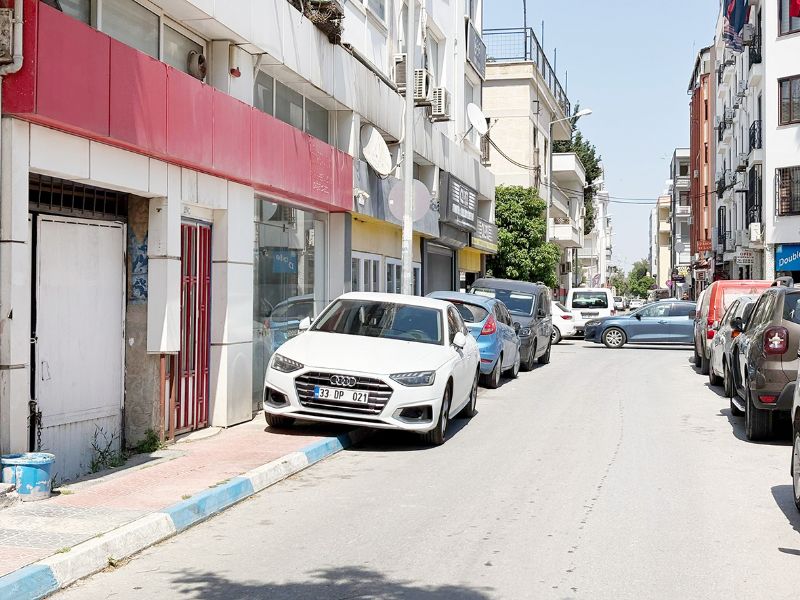 SOKAKLAR, YOLLAR ��GAL ALTINDA!