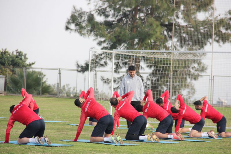 Mersin sahaya iniyor...