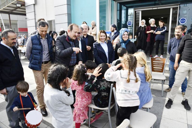 Depremzedeler yararna kermes dzenlendi...