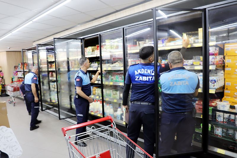 Akdeniz zabtas zincir marketleri denetledi...