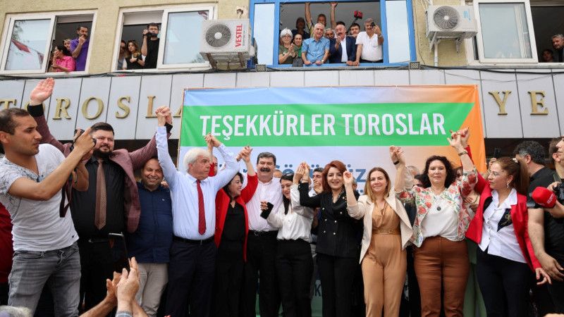 YE��L SOL�DAN  CHP�L� YILDIZ�A  ����� KIYIMI� TEPK�S�