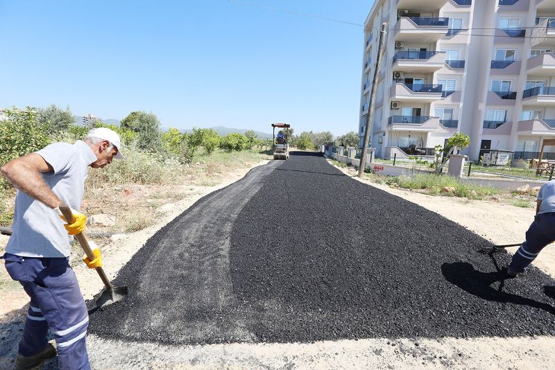 Mezitli’de yollar yenileniyor...