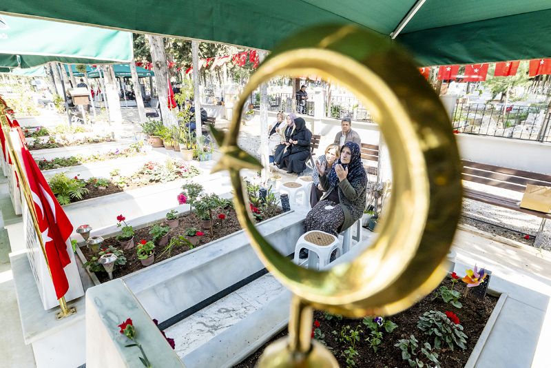 Mersin�den �anakkale ve �ehitler i�in t�ren