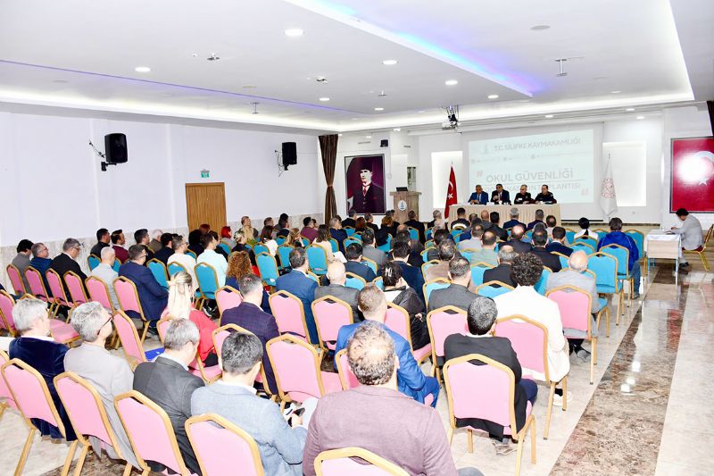 Silifke�de okul g�venli�i toplant�s� d�zenlendi