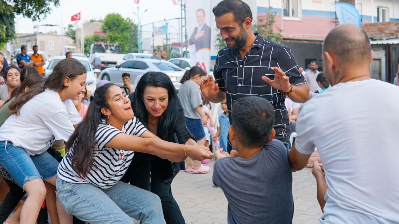 Ky Bizim, enlik Bizim etkinlikleri Tarsusta balad...