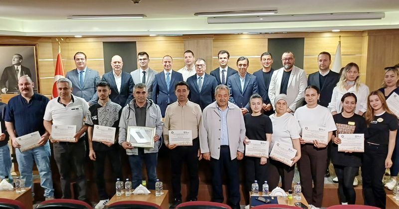 Turizmcilere hijyen ve misafir memnuniyeti e�itimi verildi