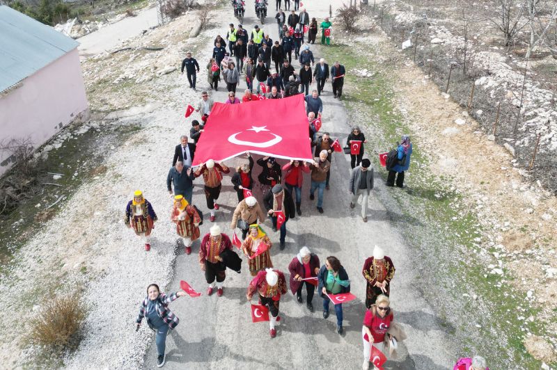 Toroslar�n zirvesinde 106 y�l sonra milli m�cadele ruhuyla y�r�d�ler