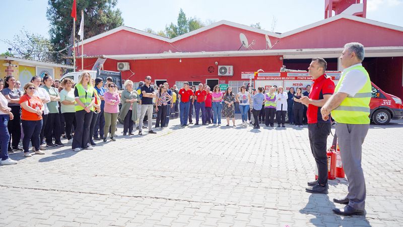 Belediye personellerine yangn tatbikat eitimi verildi...