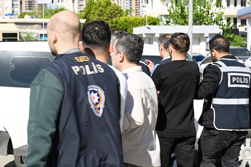 Mersin polisinden 200 milyonluk yasad��� bahis a��na darbe