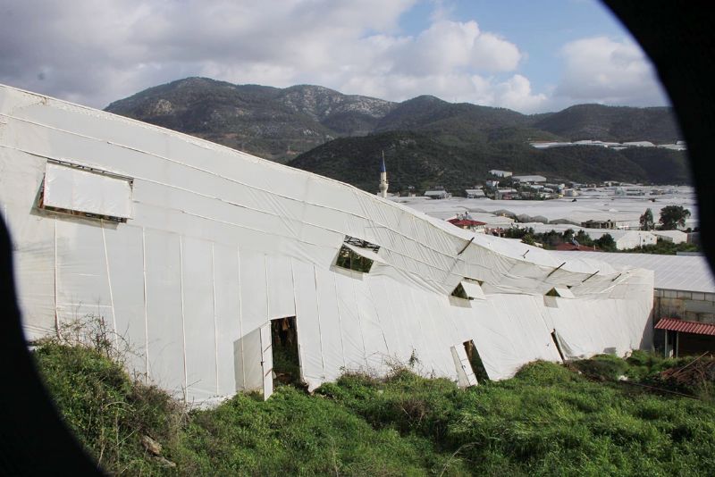 A��r� ya��� ve f�rt�na seralara zarar verdi