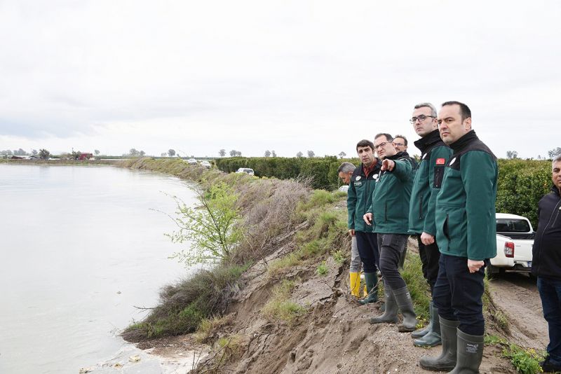 DS� Mersin’de sel b�lgelerini inceledi