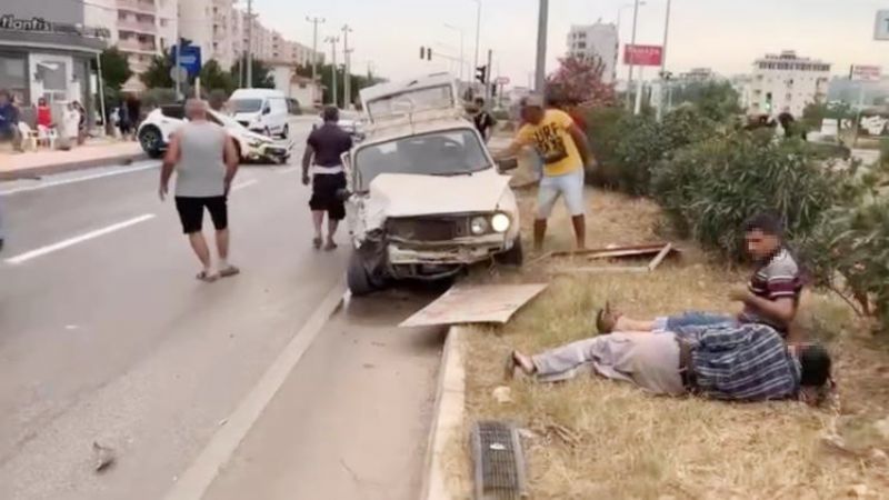 3 kiinin yaraland trafik kazas kamerada...