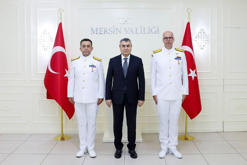 Halef ve selef komutanlardan Vali Toros�a ziyaret 