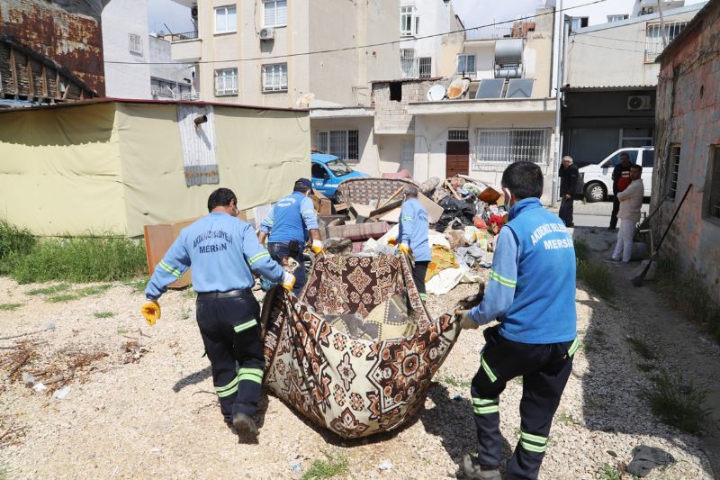 Akdeniz�de evden 1 kamyon ��p ��kar�ld�