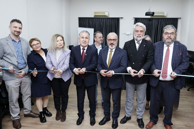 �leti�im Fak�ltesinde �ifte heyecan ya�and�