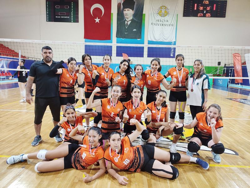 Mersinli voleybolcular gz doldurdu...