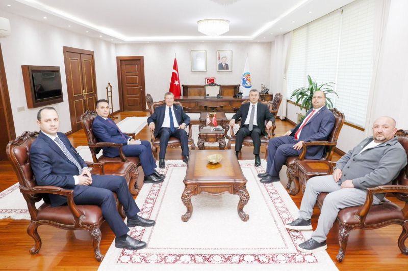 KKTC Ba�bakan� �stel, Vali Toros’u ziyaret etti