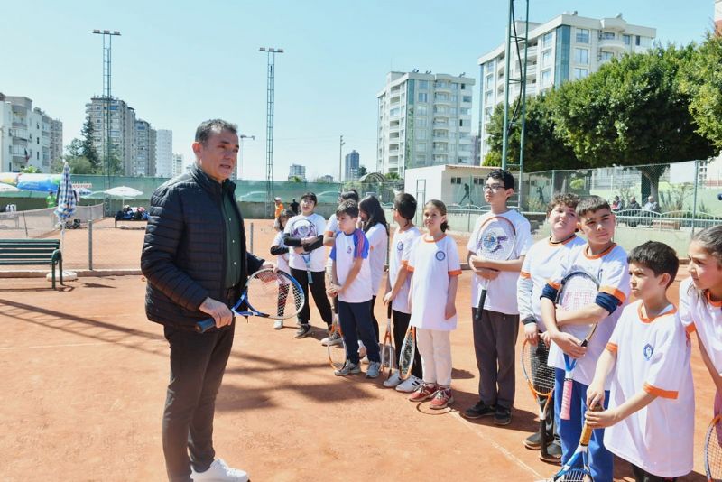 Yeniehirden depremzede ocuklara spor destei...