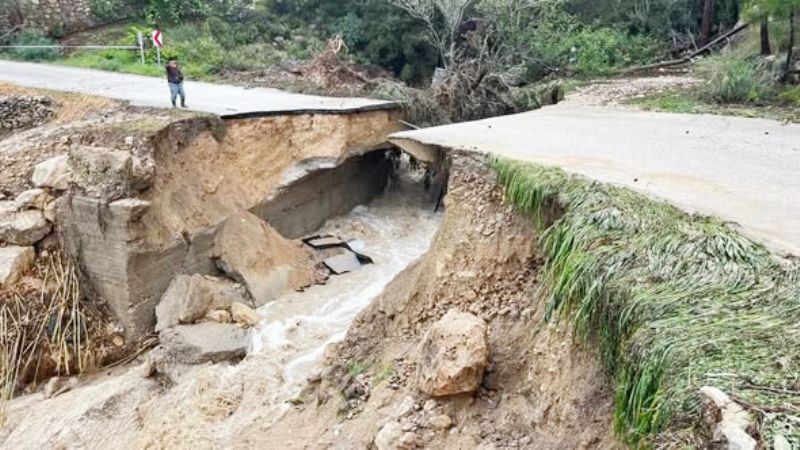 Sa�anak Silifke’de sele yol a�t�