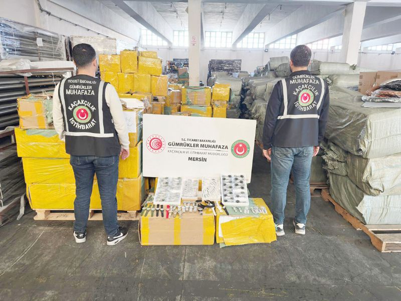 Mersin’de 116 bin 50 ka�ak kol saati ele ge�irildi