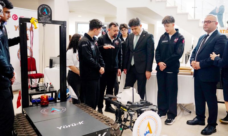 Gen�ler istihdam i�in patronlarla bulu�tu