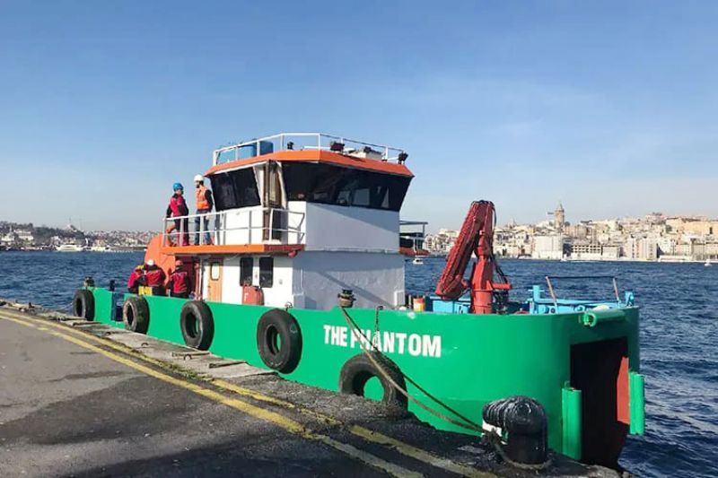 Mersin Krfezi’nde deniz yzeyinde biriken atklar topland...