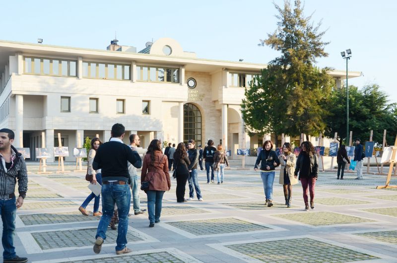 Mersinde grevde  sahte diplomal akademisyen var m?
