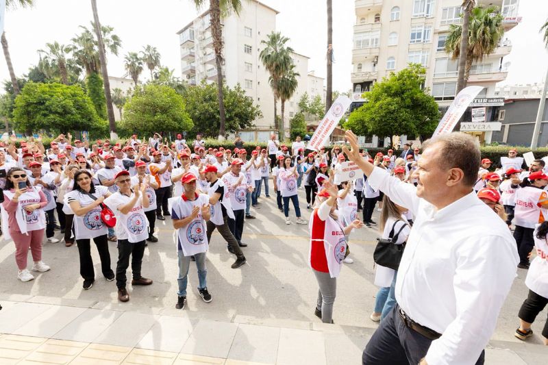 B�Y�K�EH�R�DE;  EMEKL�L�K BEKLEYEN  KADINLARA S�RG�N �DD�ASI!