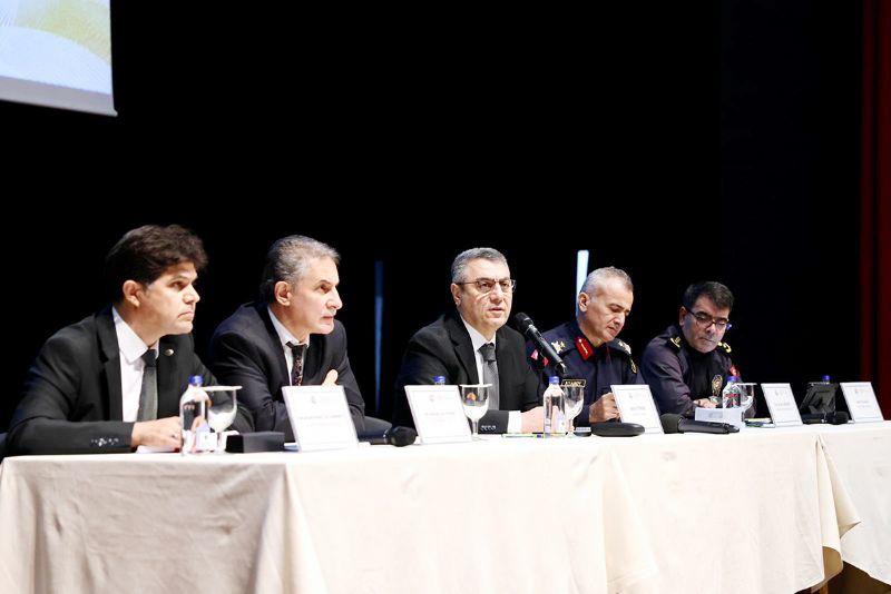 Mersin y�netiminden okul g�venli�i toplant�s�