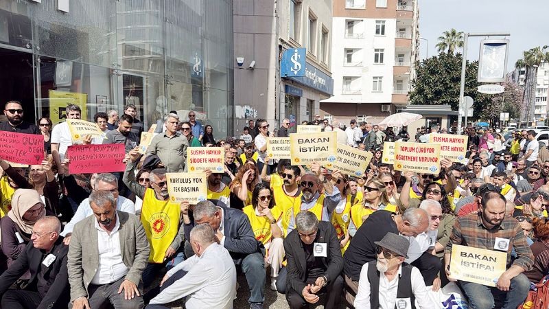 �E�itimde �iddetin ba� sorumlusu  Yusuf Tekin istifa!�