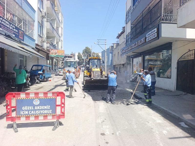 Akdeniz�de yol ve kald�r�mlar yenileniyor