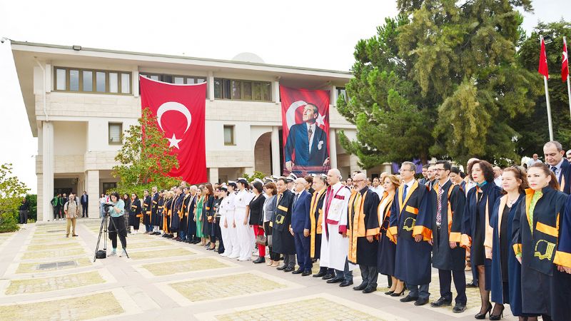 MEܒde akademik yl balad...