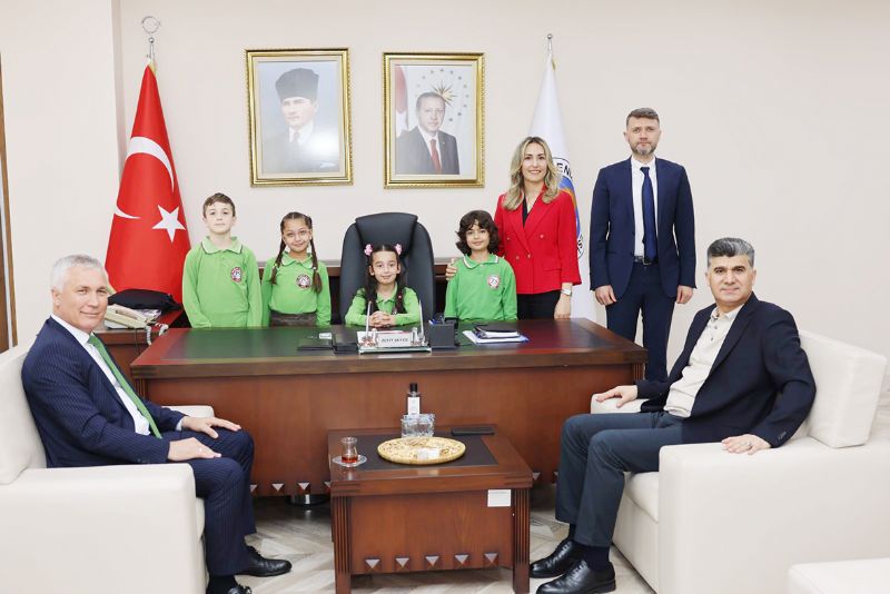 Minik Bu�lem Akdeniz Belediye Ba�kan� oldu