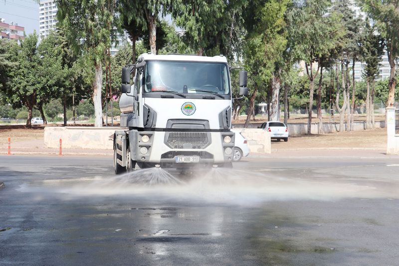 Toroslarda yol ykama almalar periyodik olarak devam ediyor...