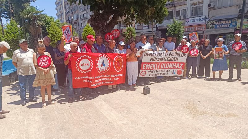 Mersin�de ge�inemeyen emekli eylem yapt�