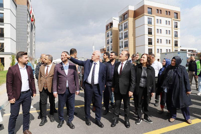 Akdenizde, yeni konutlar hak sahiplerine teslim edildi...