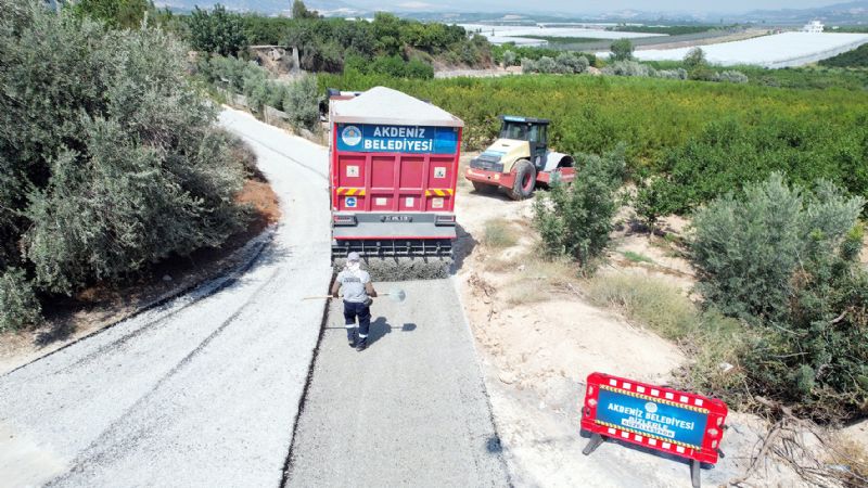 Akdamn sokaklar souk asfaltla yenileniyor...