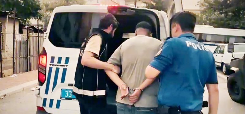 Mersin’de uyu�turucu ve sentetik ecza haplar� operasyonu