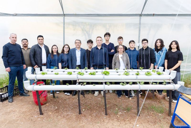 Gelece�in tar�m� okul bah�esinde