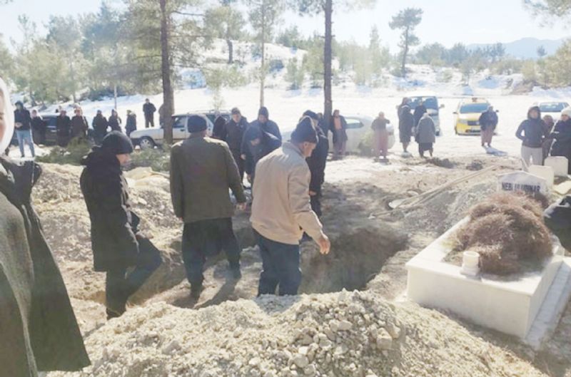 retmen kardeler Mersin’de defnedildi...