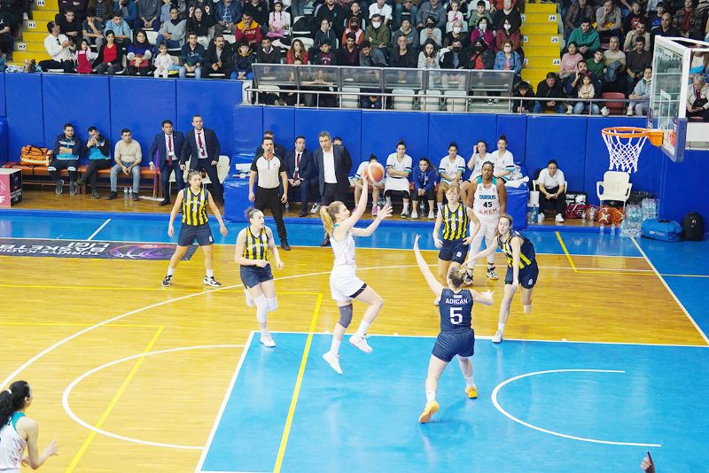 Tarsus Kadn Basketbol destan yazyor...