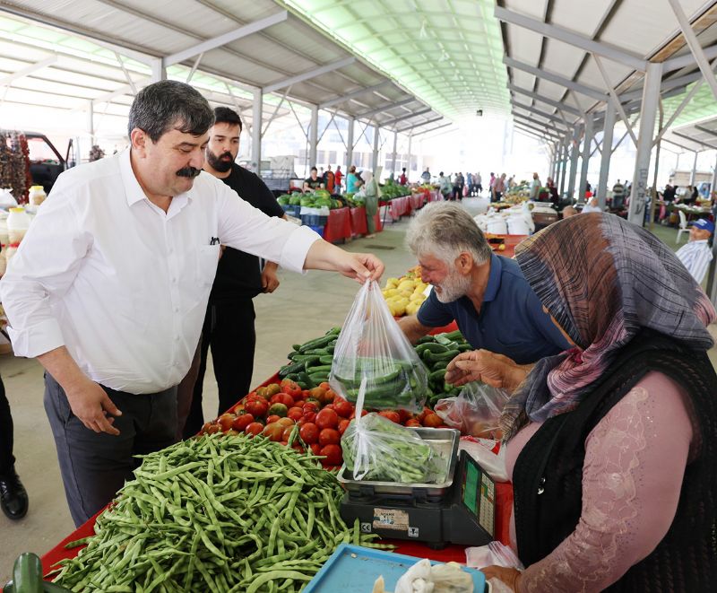 Bakan Yldz, retici ve kyl pazarn gezdi...