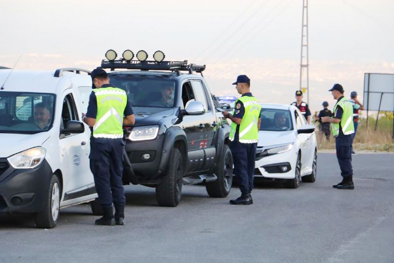 Mersinde asayi denetimleri hz kesmiyor...