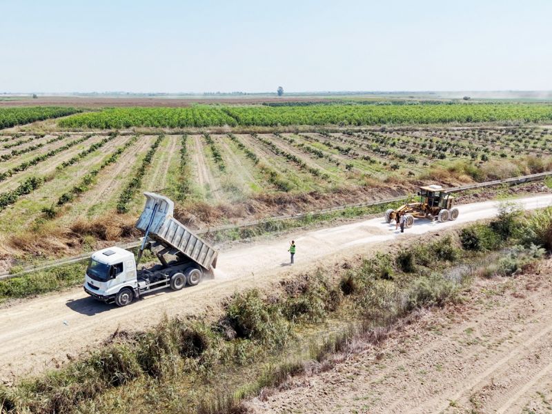 Tarsus�ta k�rsalda yol �al��malar� s�r�yor 